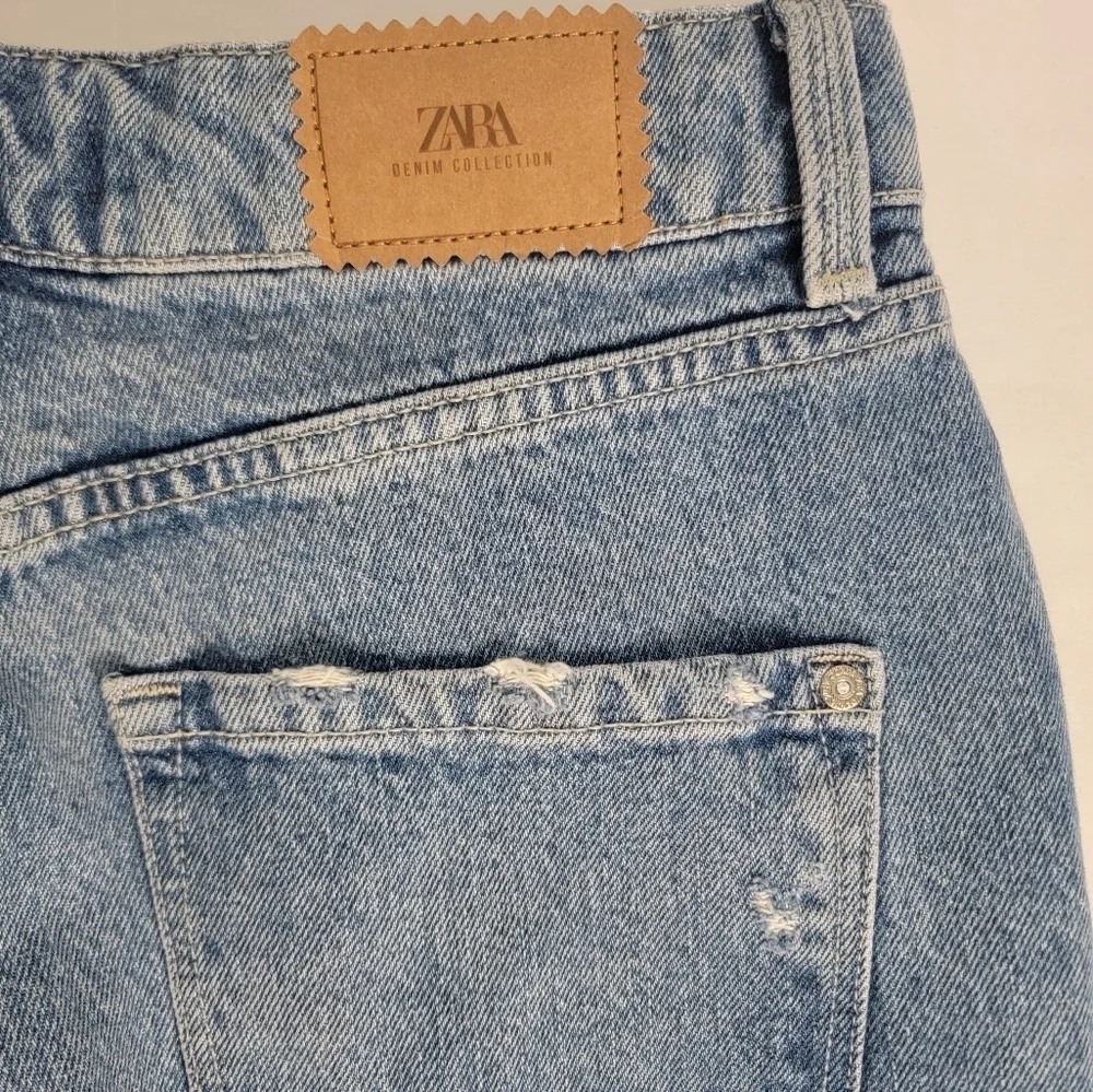 Zara Light-Blue High Rise Distressed Mom Jeans - Picture 2 of 9